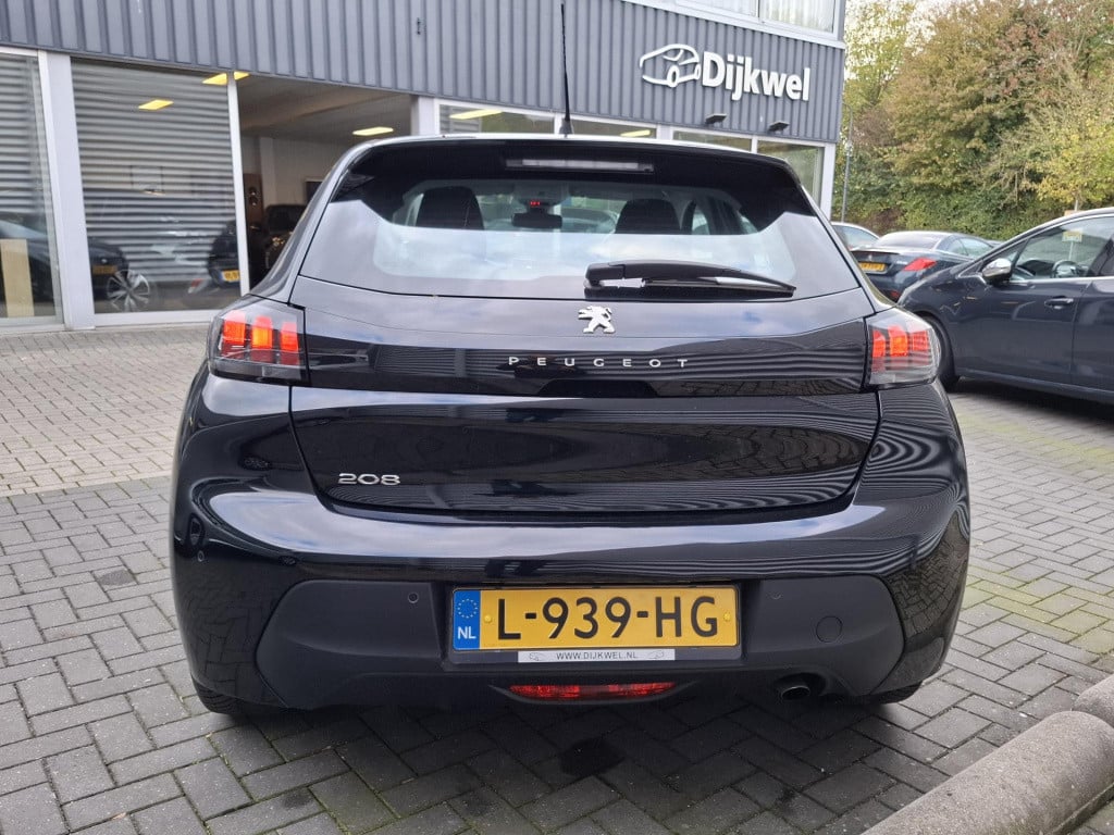 Peugeot 208 1.2 active pack navi/airco/lmv