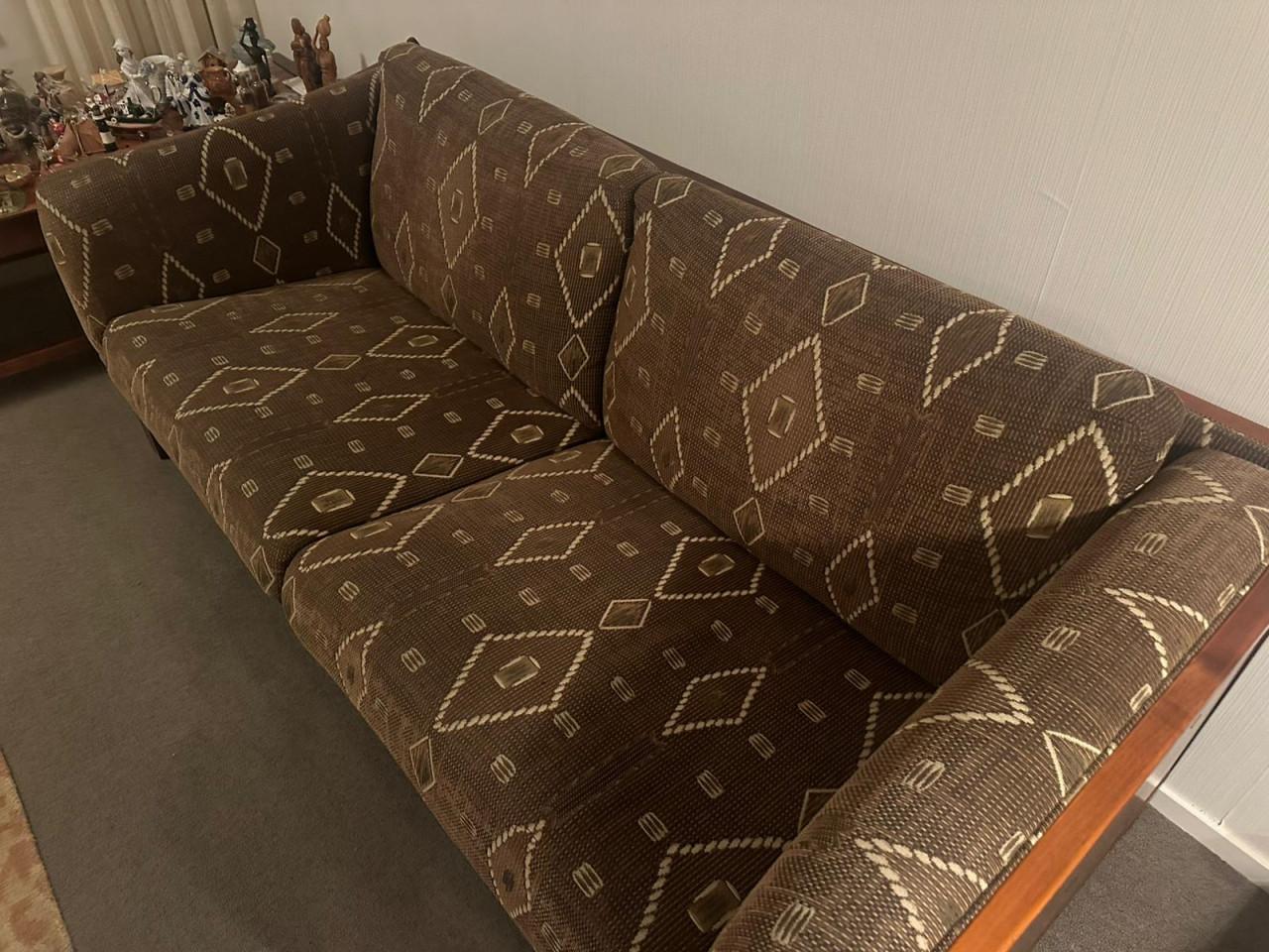 Bank, tafel en kastje in Shaker-stijl