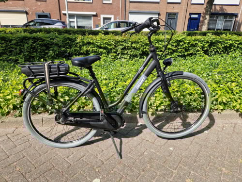 Keurig nette Giant Triple X elektrische fiets