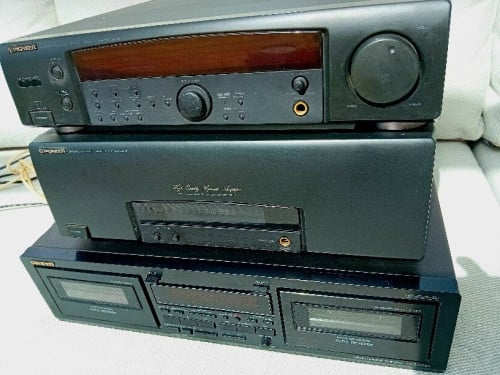 Pioneer versterkers plus onkyo cassetedeck
