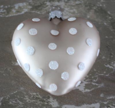 Glazen kerstbal hart champange kleur en glitter stippen