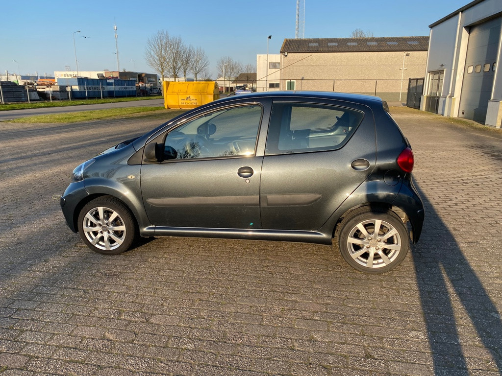 Toyota Aygo 1.0-12v >5deurs, airco, maar 84532km!<