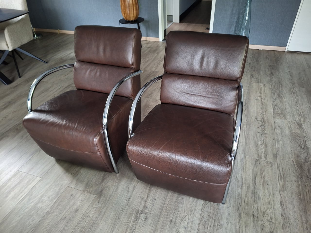 Te koop: 2 leren zetels nieuwstaat