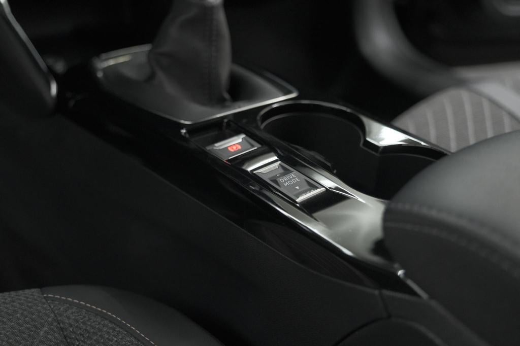 Peugeot 208 puretech 100 allure | parkeersensoren | navigatie | apple carpl