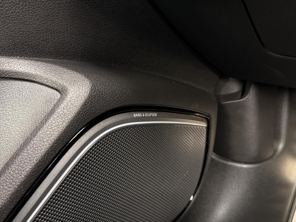 Audi A3 cabriolet 2.0 tfsi s3 quattro | b&o | lane assist | acc | stoel / n