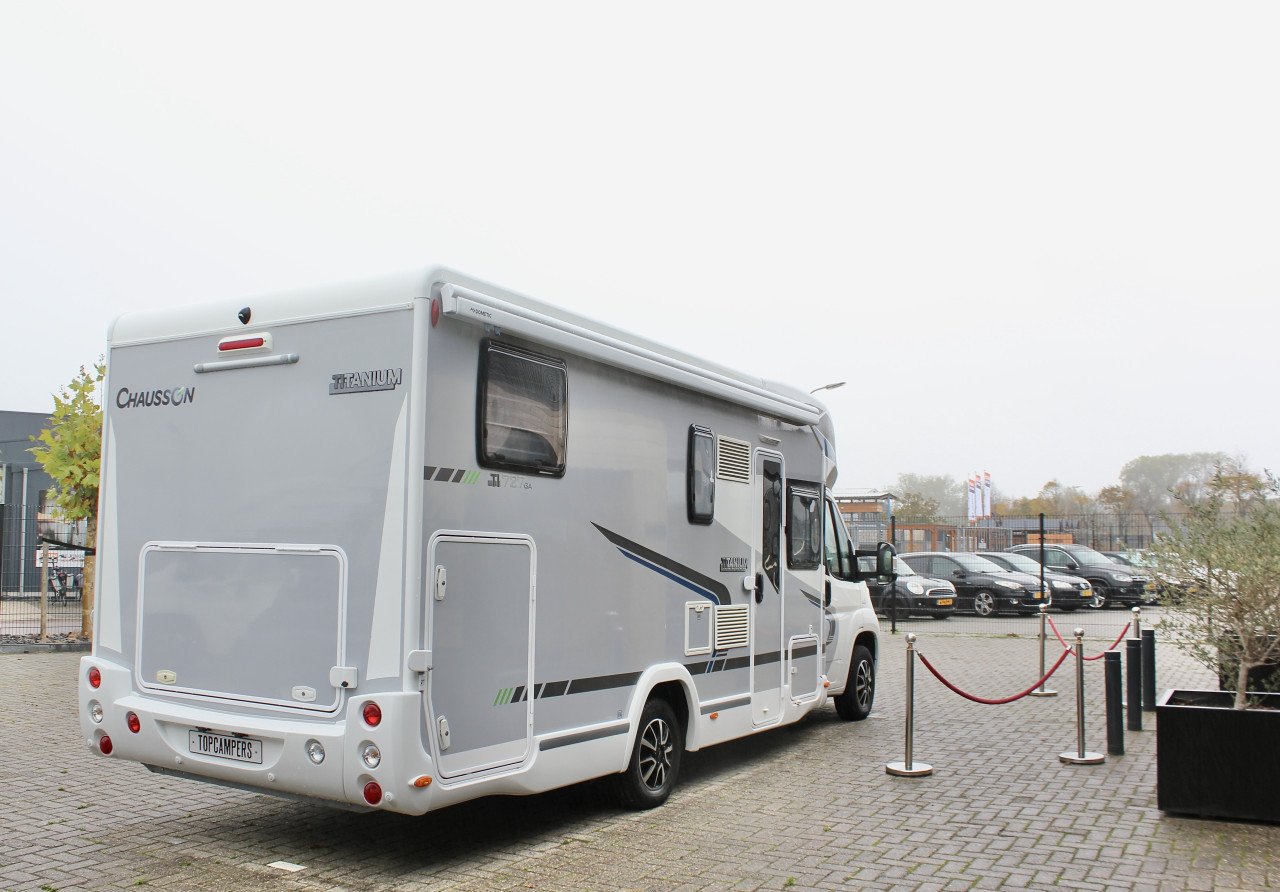 Chausson Titanium 727GA (Lengtebedden+ Hefbed, Als nieuw!!!!)