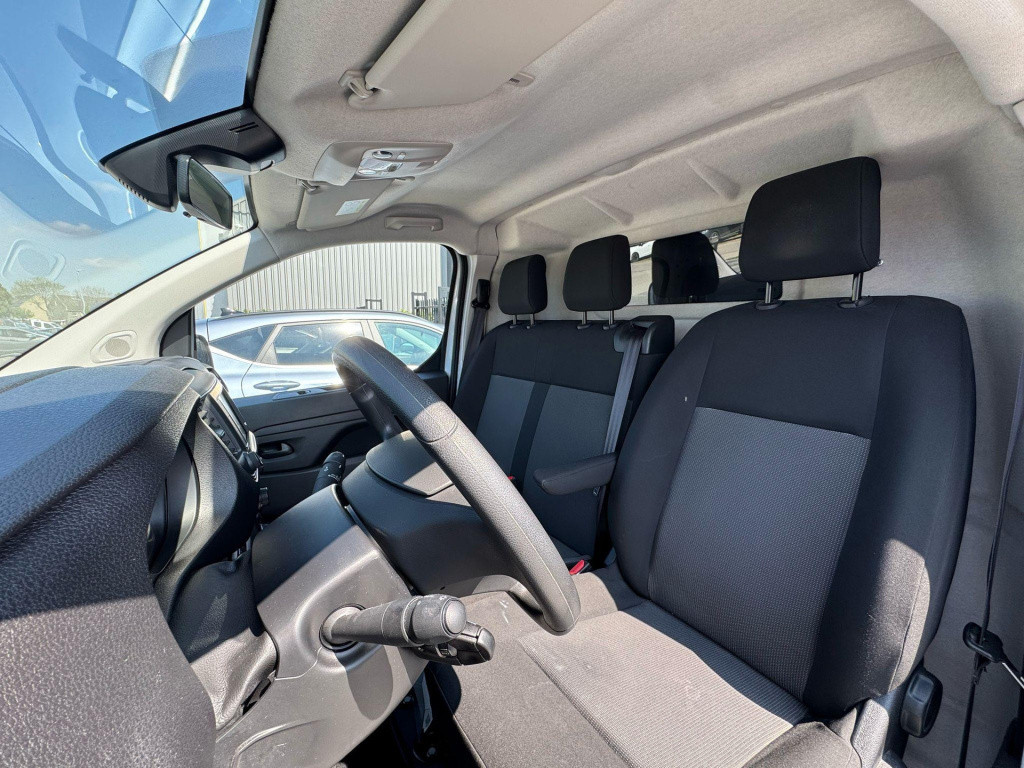 Opel Vivaro 2.0 diesel 145 l3 | navigatie | trekhaak | parkeersensoren | sl