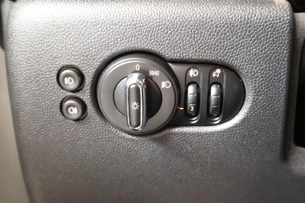 Mini One mini 1.5 first salt nl auto,btw, carplay, all season, cruise,