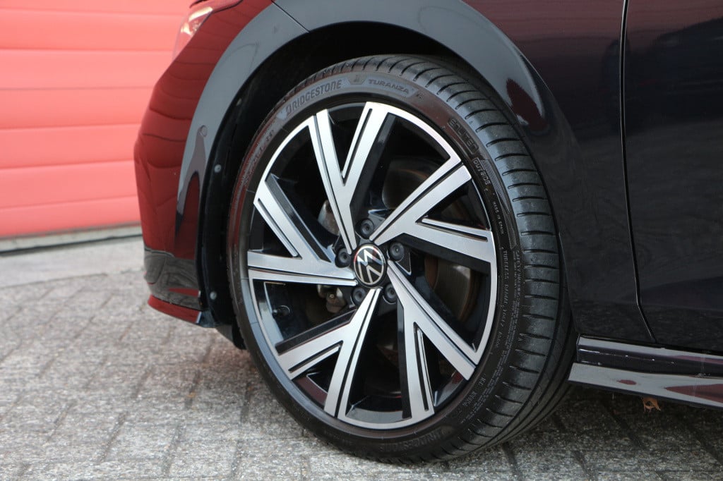 Volkswagen Golf variant 1.5 etsi 150pk r-line black style | panodak | harma