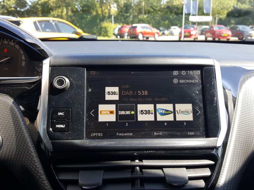 Peugeot 2008 1.2 pt 110pk allure eat6 automaat navigatie | achteruitrijcame