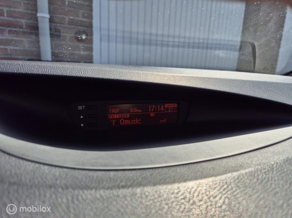 Hyundai I 20 1.2i dynamicversion / 5-deurs / dealeronderhouden/ airco / par