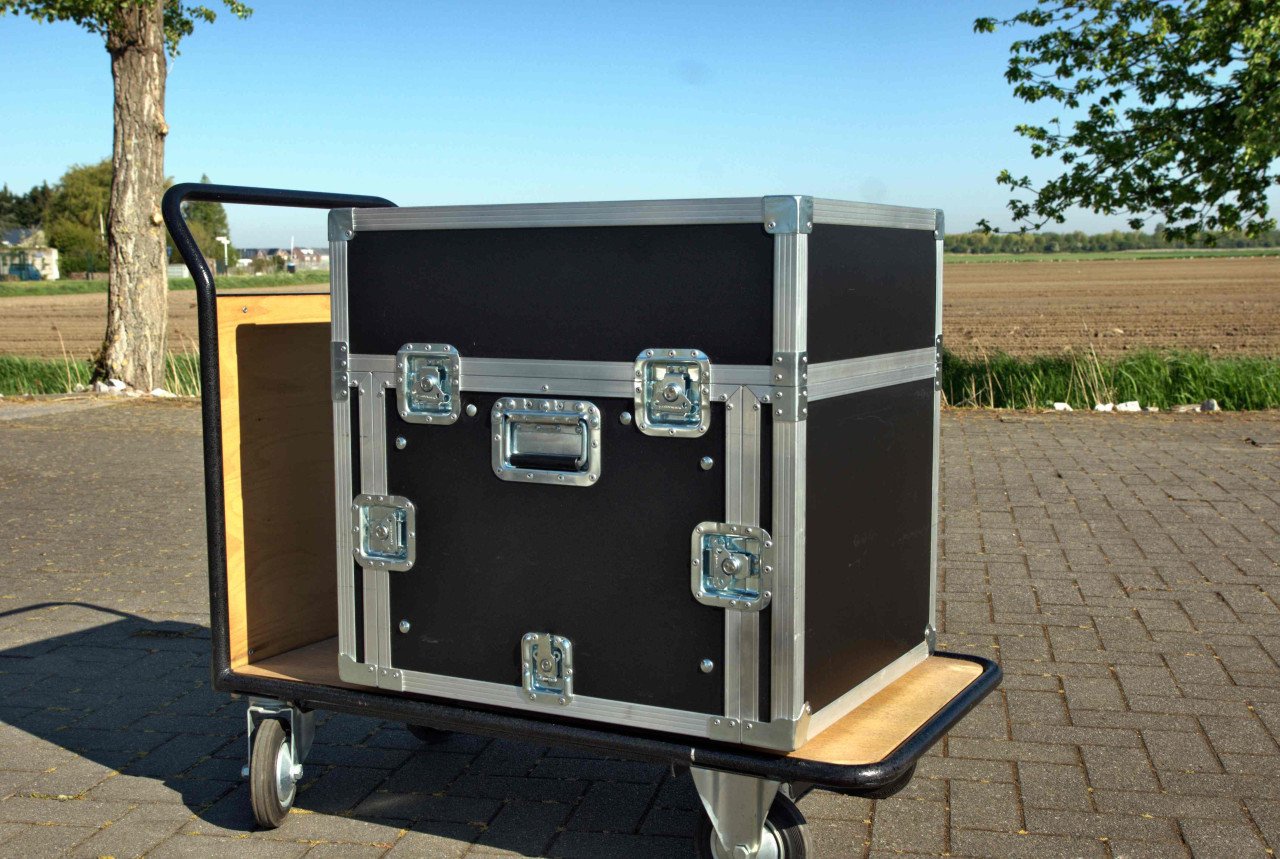 Te koop flightcase 19"  (tape rack)