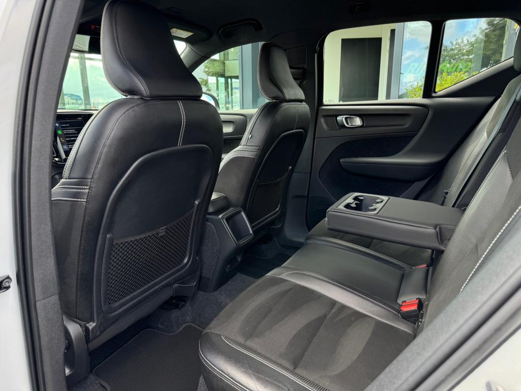 Volvo XC40 1.5 t3 r-design * harman/kardon * trekhaak