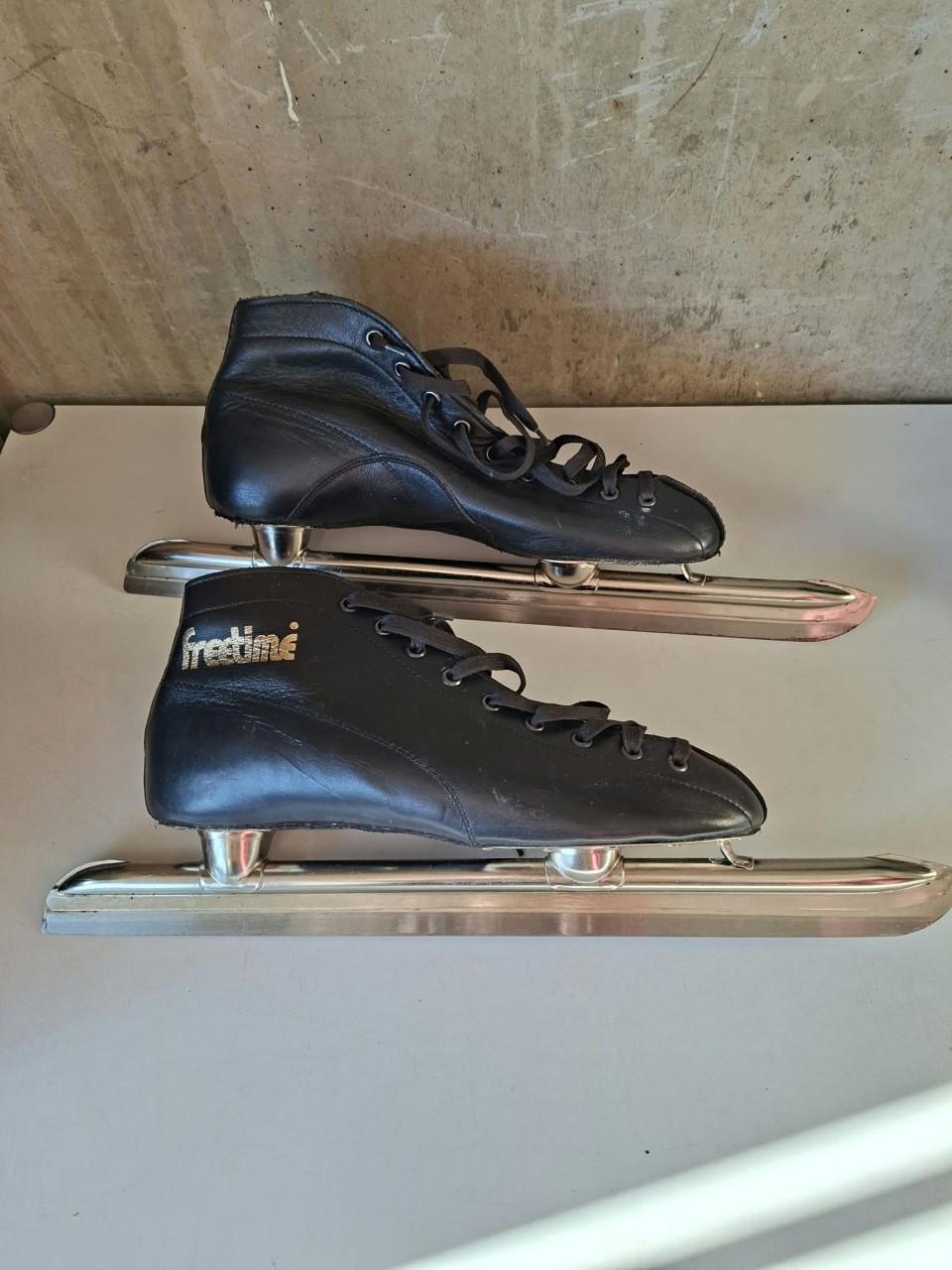 Te koop diverse schaatsen