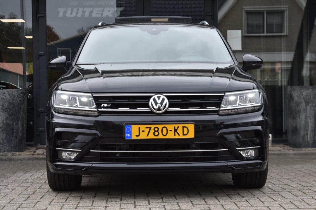 Volkswagen Tiguan 1.5 tsi act r-line | leder | pano | camera | virtual cock