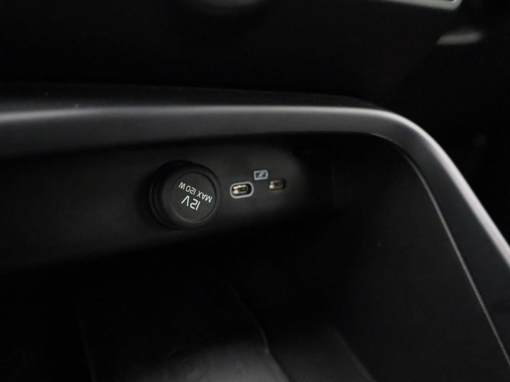 Volvo XC40 recharge core | automaat | apple carplay / android auto | virtua