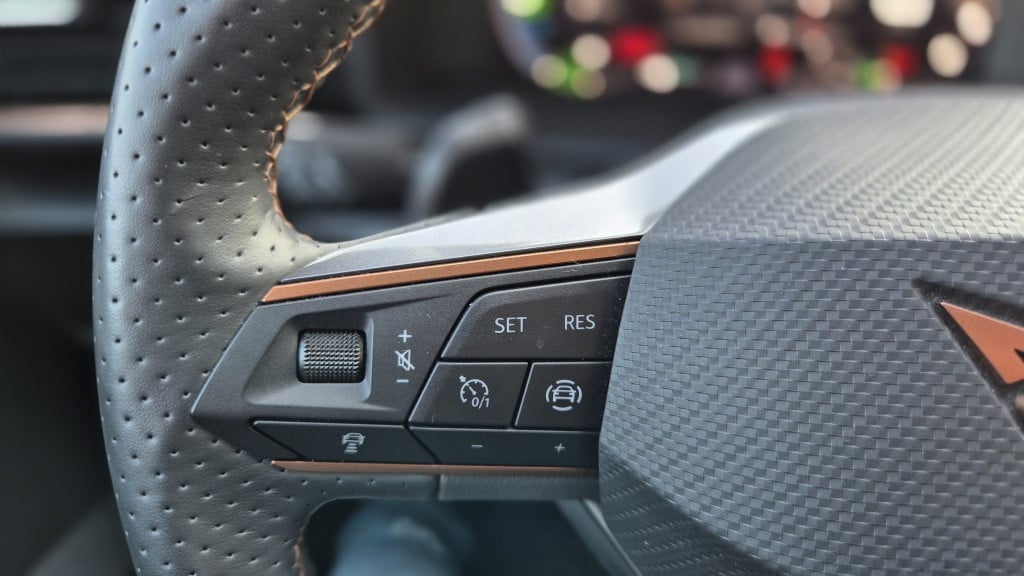 Cupra Formentor performance*245pk*vz 1.4 e-hybrid*led*sportstoelen*19-inch*