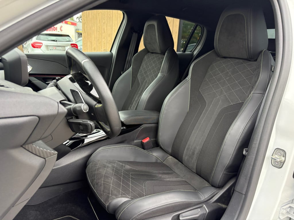 Peugeot 208 1.2 puretech gt pack
