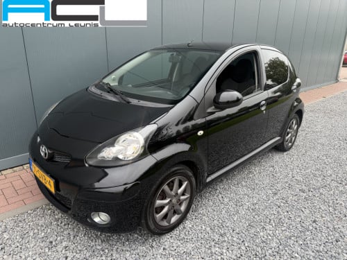 Toyota Aygo 1.0-12v dynamic navigator 5-drs