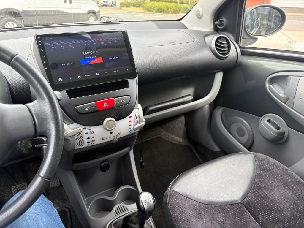 Toyota Aygo 1.0-12v aspiration green
