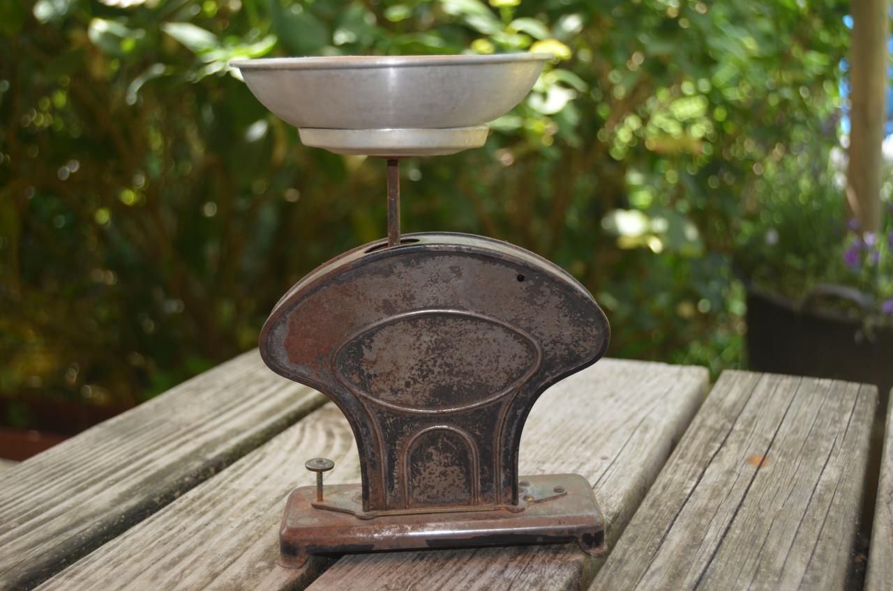 Antiek brievenweegschaaltje (1)