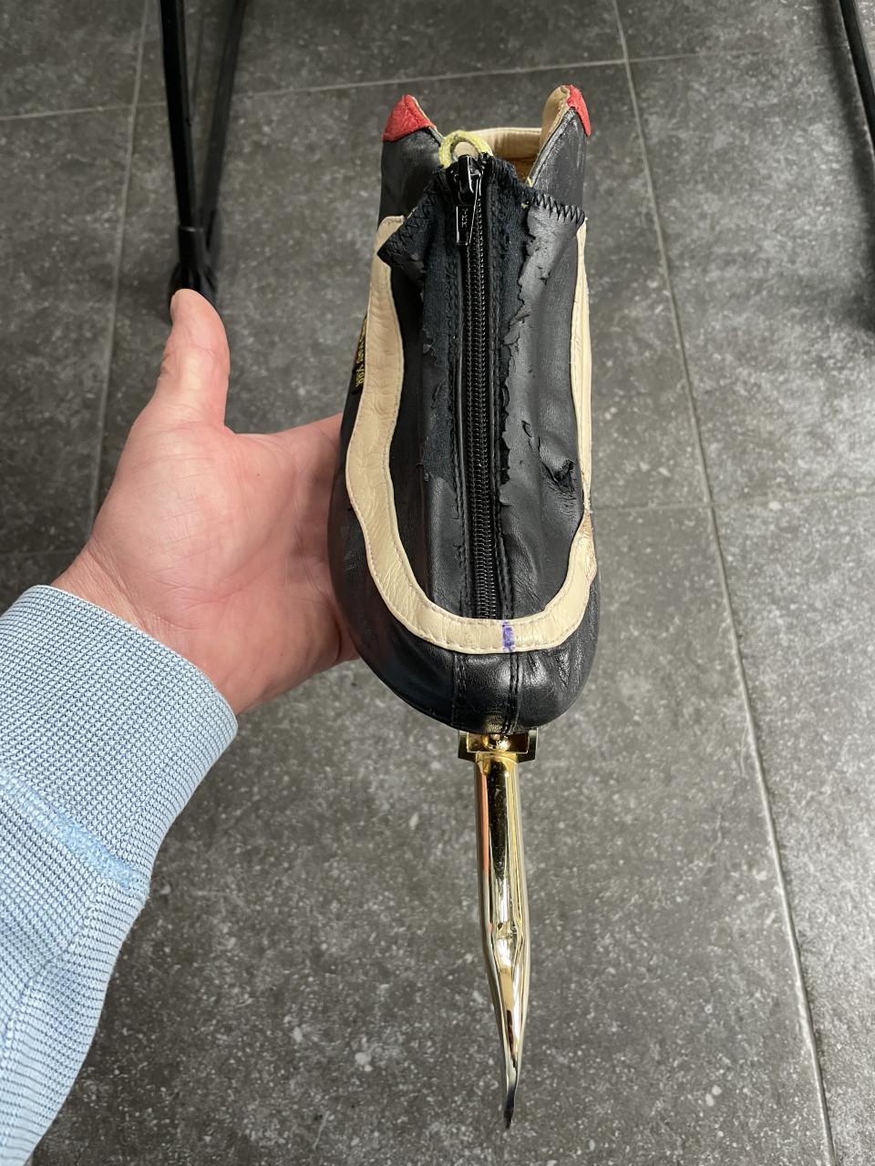 Viking Gold maat 43 met Maple Twin laser T-bone klapschaatsen