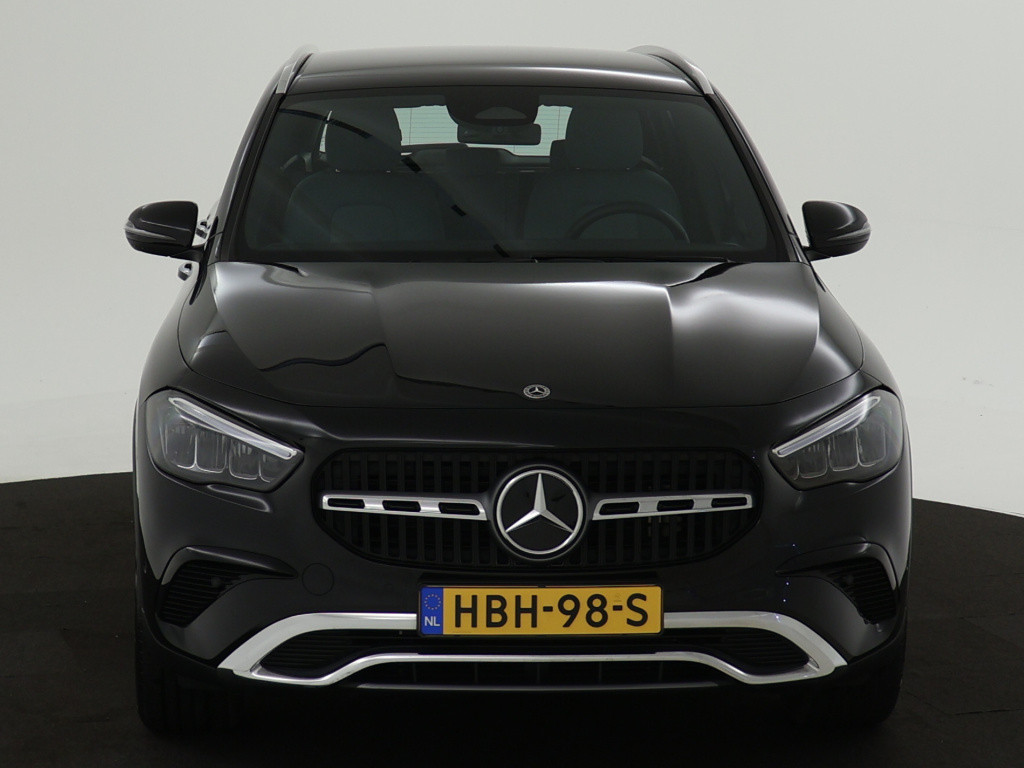Mercedes-Benz Gla-klasse 250 e face lift plug-in hybride | dodehoek assist 