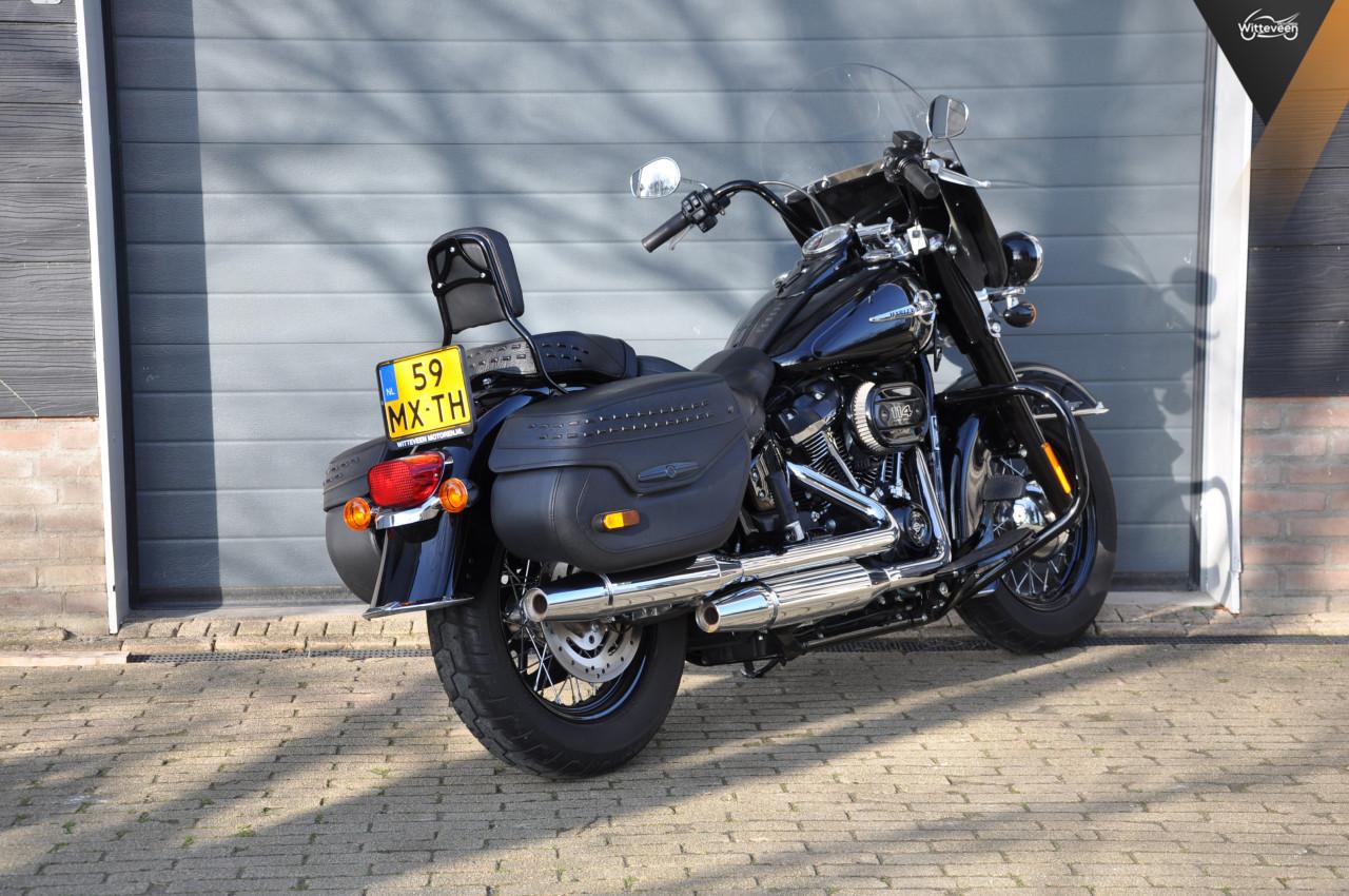 Harley Davidson FLHCS Heritage Softail Classic 114 13500 KM 5HD