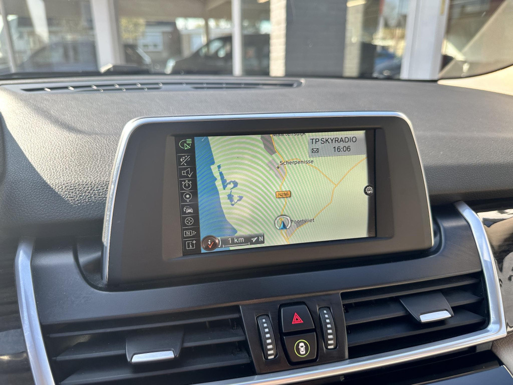 BMW 2-serie gran tourer 220i centennial high executive