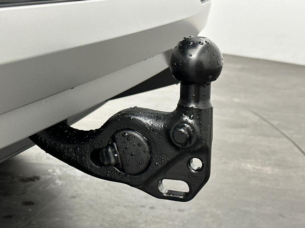 Skoda Elroq business edition tour elektromotor 210 kw / 286 pk