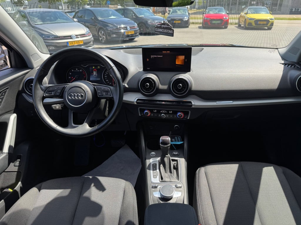 Audi Q2 35 tfsi advanced * led * camera * stoelverwarming * adaptieve cruis