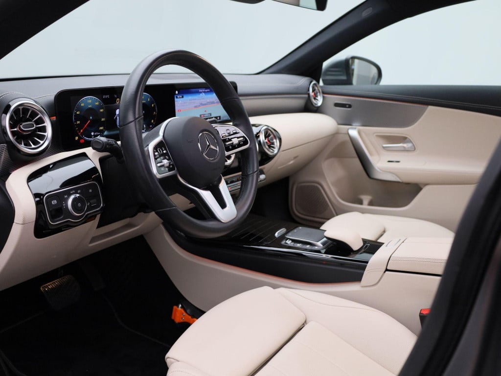 Mercedes-Benz Cla shooting brake 200 business solution luxury | automaat | 