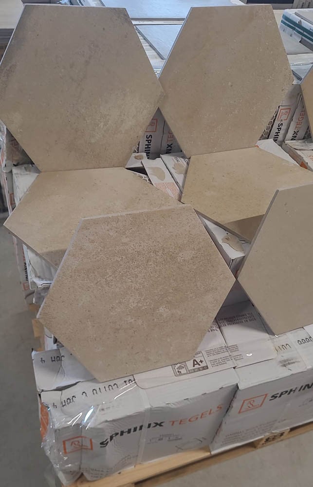 3030-327 ca 20m² hexagon tegels, crème-grijs, 40x34 cm, van € 58,80/m² voor
