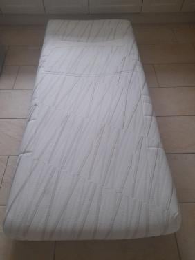Auping matras medium 90 x 200 x 25 (in goede nette staat )