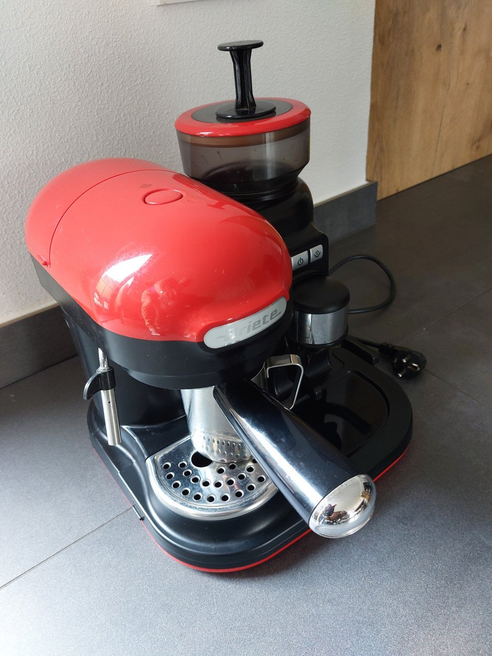 Ariete moderna espressomachine incl. koffiemolen, kleur rood