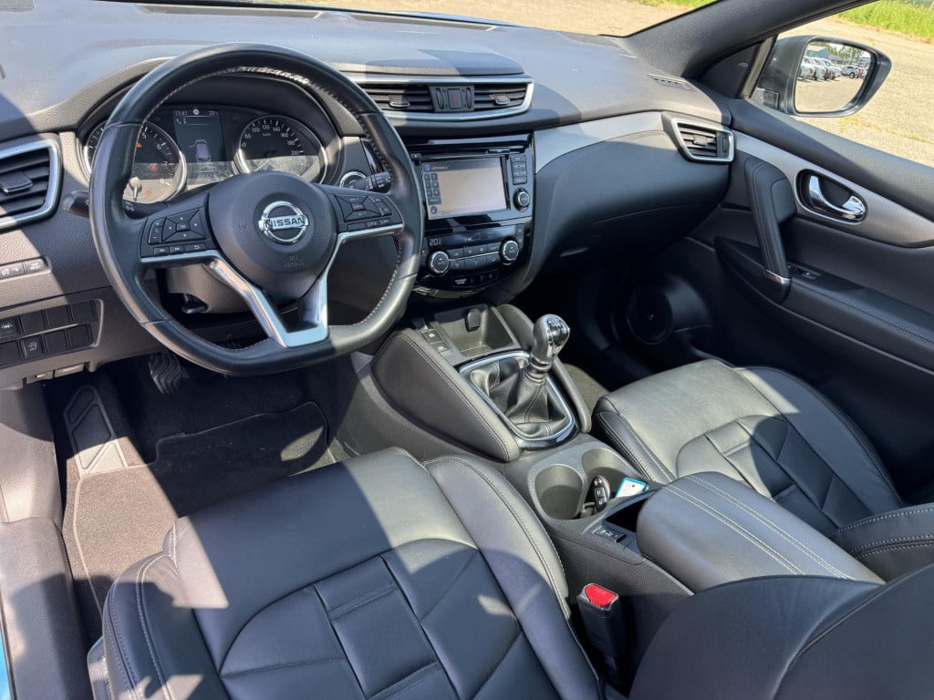 Nissan Qashqai 1.6 tekna + 1500kg trekgewicht | panoramadak | nappa leder |