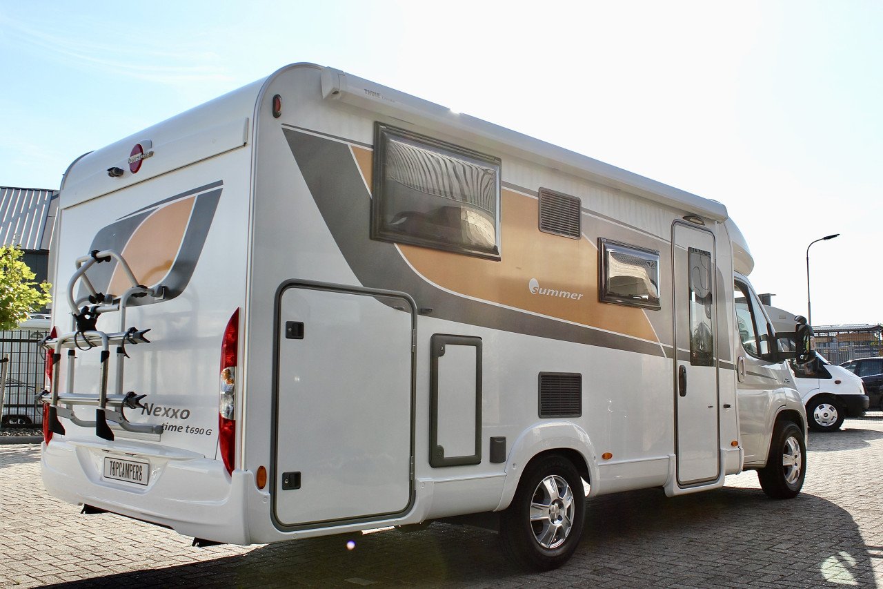 Bürstner Nexxo t690G(AUTOMAAT, Lengtebedden,Als nieuw!!!)