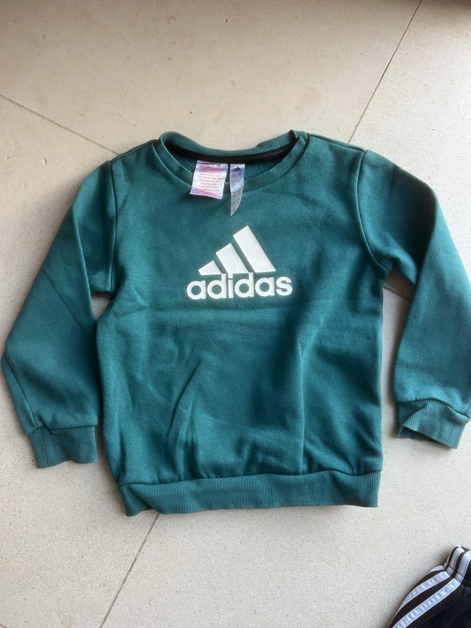 Adidas setje maat 104