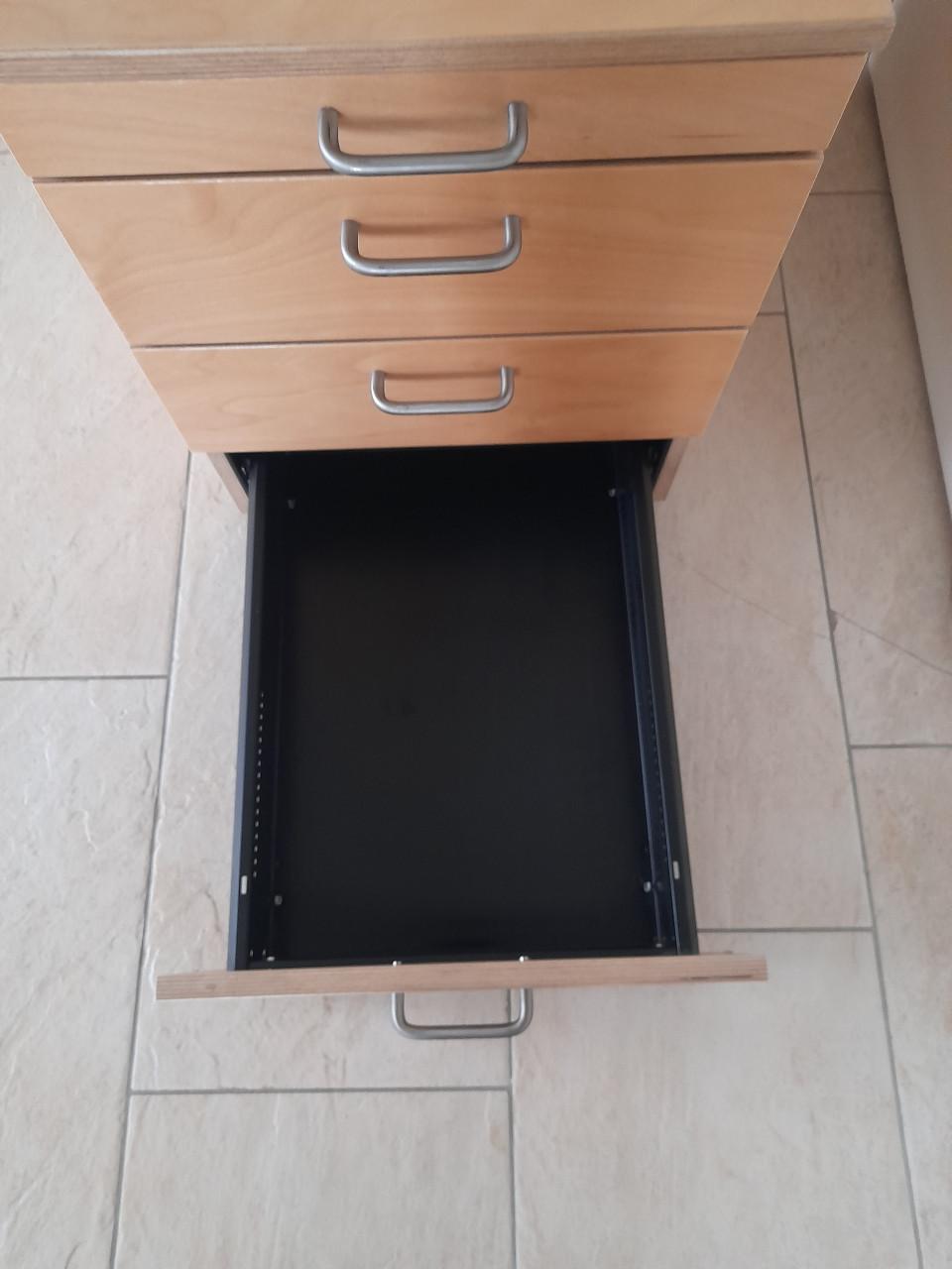 Ladenkast / ladenblok  voor onder bureau (in goede staat ) 60 x 44 x 59H