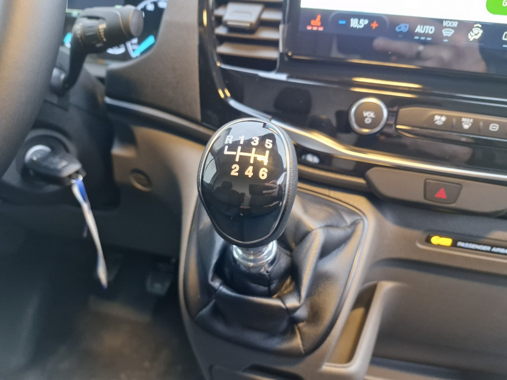 Ford Transit 350 2.0 tdci l3h2 trend | navigatie | trekhaak | park.sens v+a