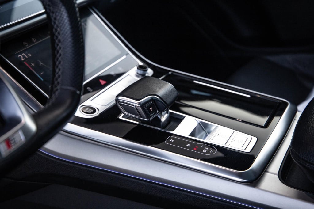 Audi Q7 sq7 s-line grijs kenteken 3x s-line / 360 camera / adaptive cruise 