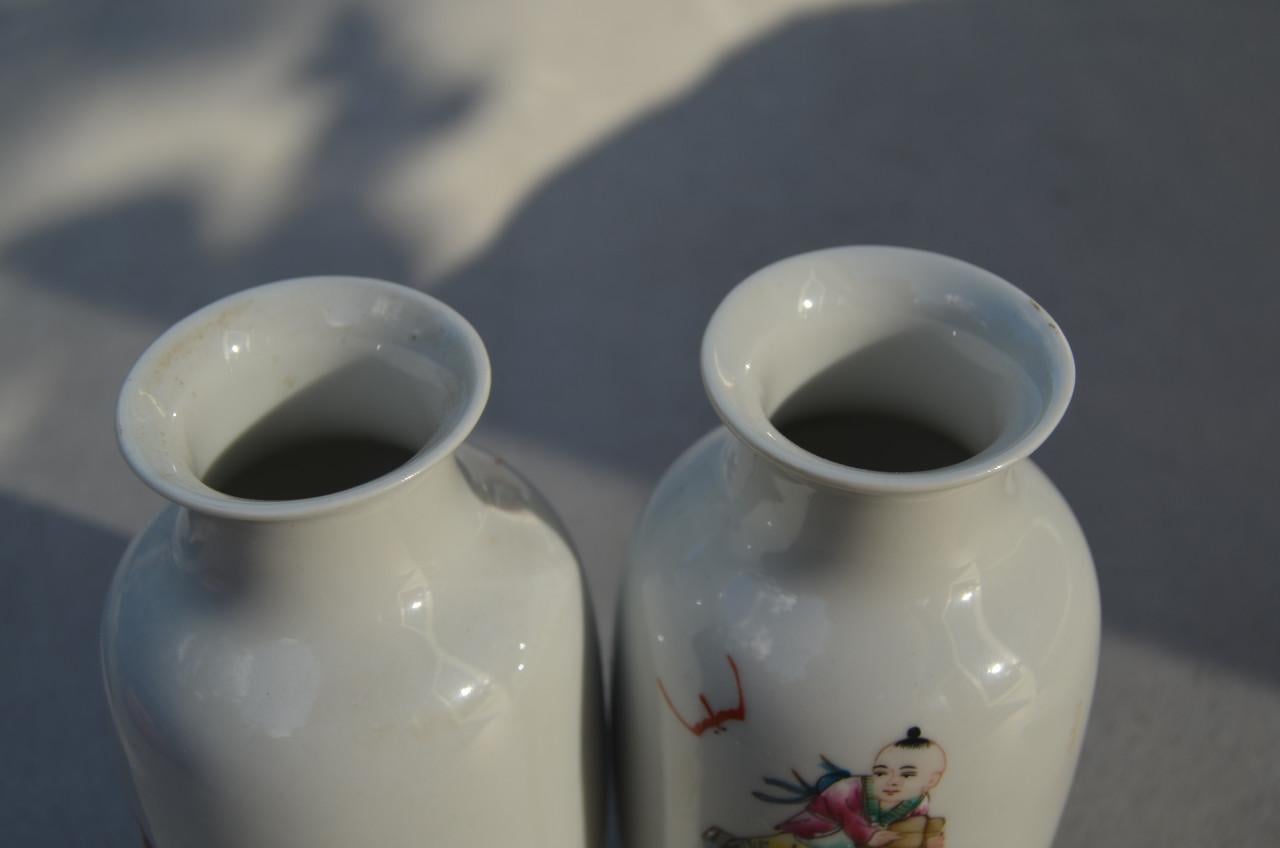 2 Identieke Chinese vaasjes gemerkt 4 karakters