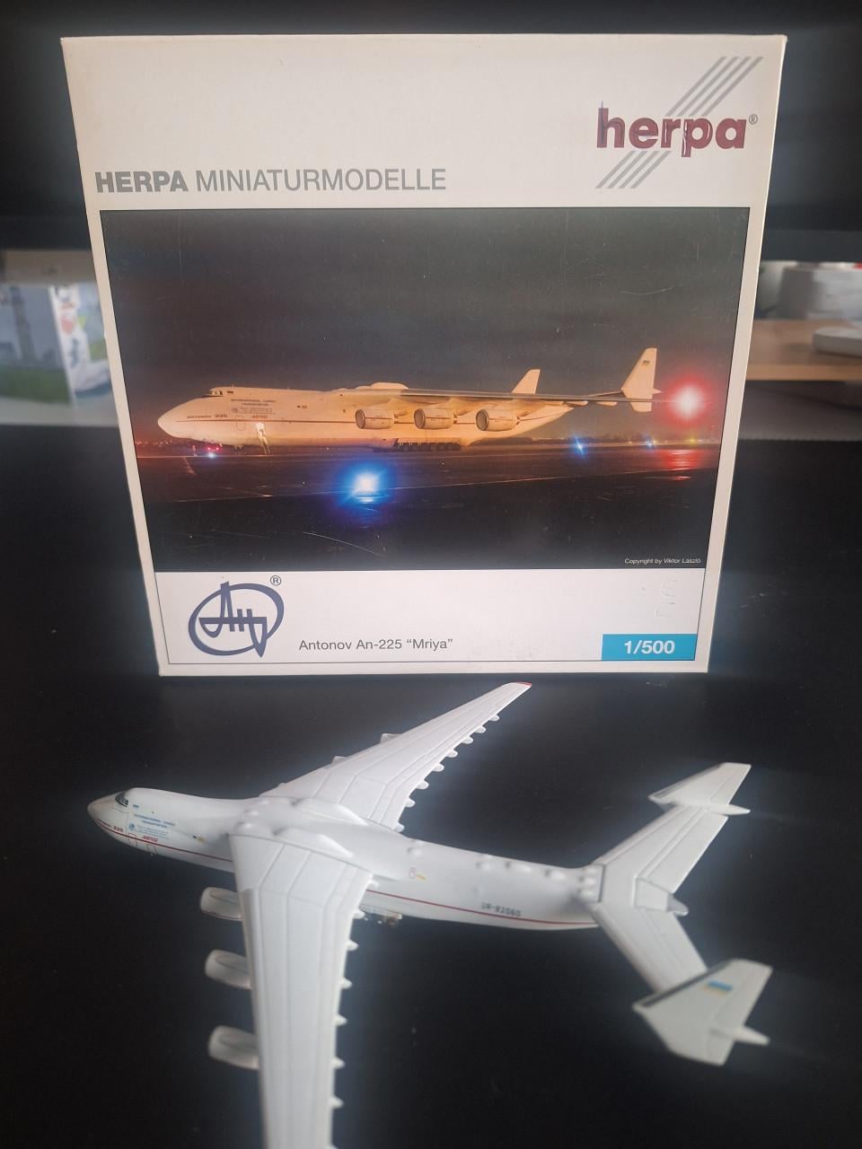 Diecast model Antonov AN-225, 1:500