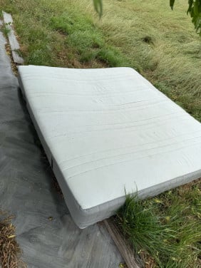 Gratis 2 persoonsmatras of springkussen