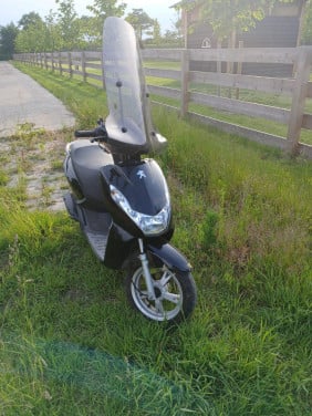 Peugeot kisbee snor