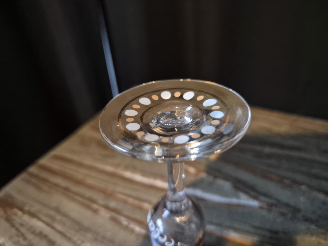 18e eeuws geëmailleerd borrel/likeurglas "Zeeland 1771"