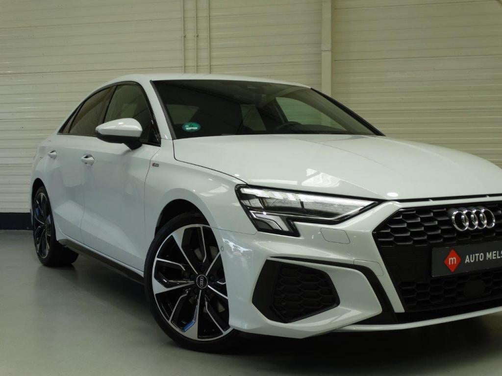 Audi A3 35 tfsi 150pk s tronic s line edition