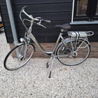 Gazelle orange elektrische dames fiets (met grap)