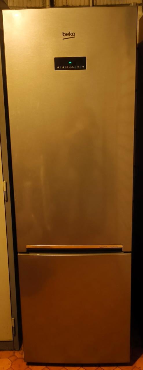 Beko koel/vriescombinatie i.z.g.s. 200 euro.