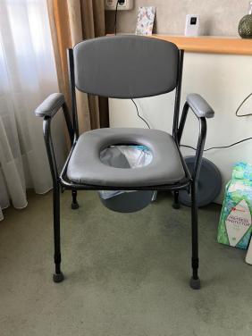 Splinternieuwe postoel ongebruikt.